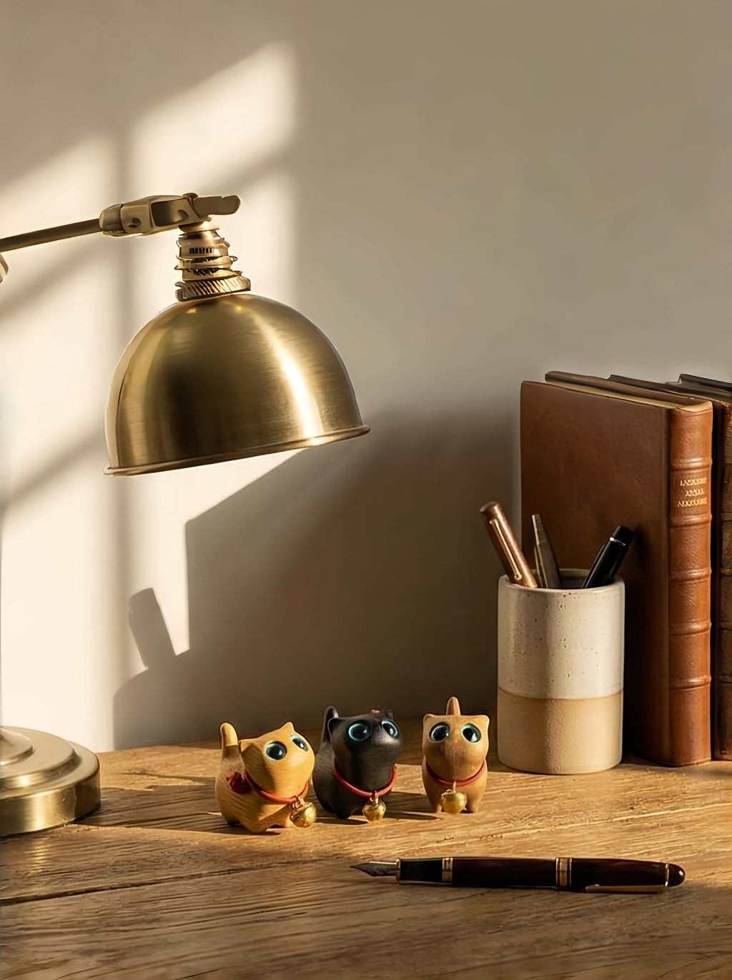 Elegant Wooden Cat Decor