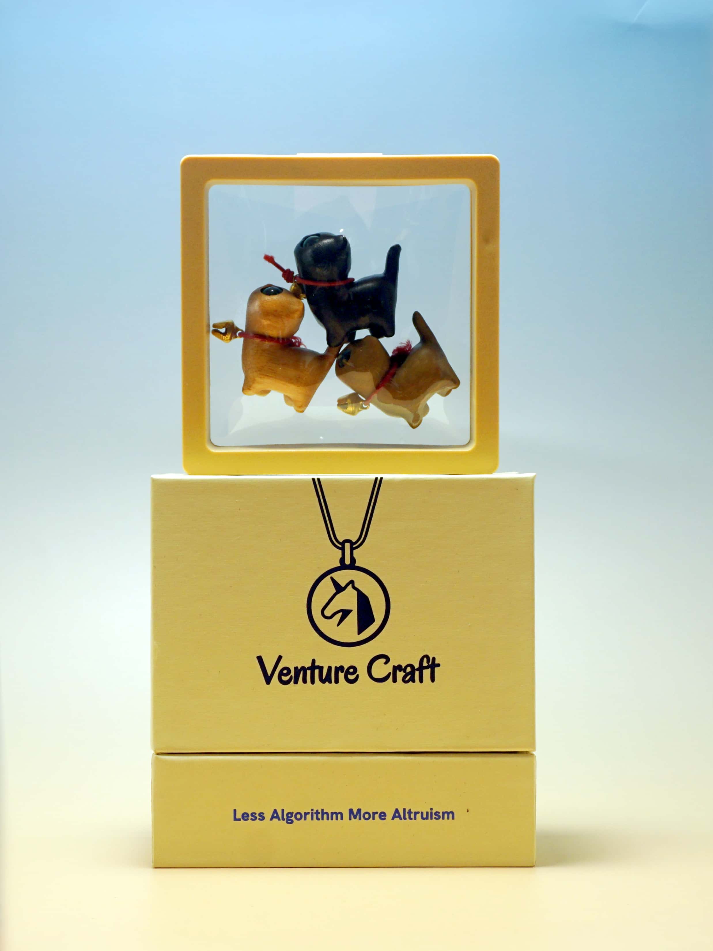 Elegant Wooden Cat Decor